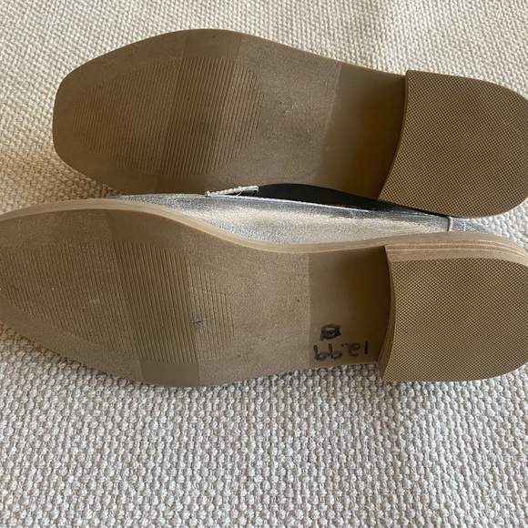 NWOT Dolce Vita Fran Loafer Silver Faux Leather Two-Toned Square Toe Sz 10M - Picture 4 of 5